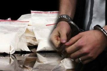 யாழில் போதை மாத்திரையுடன் சிக்கிய இளைஞன் ; வீட்டை சோதித்த பொலிஸாருக்கு காத்திருந்த அதிர்ச்சி