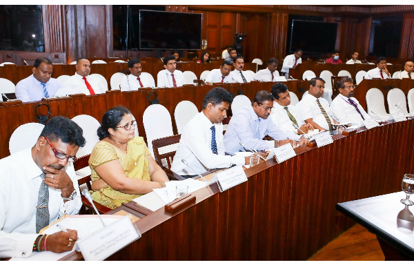 பொதுப் போக்குவரத்து சேவையில் ஏற்படவுள்ள மாற்றம் - அடுத்த சில மாதங்களில் நடைமுறை | Measures To Improve Public Transport Service