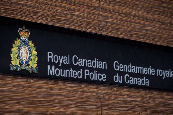 கனடாவில் தீவிரவாத தாக்குதல் முயற்சிக்கு உதவிய சிறுவன் கைது | Ottawa Youth Facing Terrorism Charges