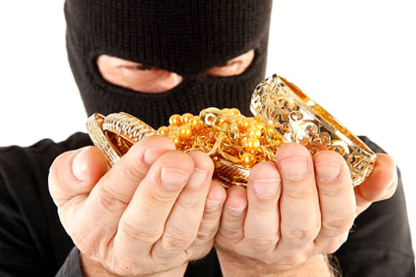 மட்டக்களப்பில் தொடர் கொள்ளை; 14 வயது சிறுவன் கைது | Robbery In Batticaloa A 14 Year Old Boy Arrested