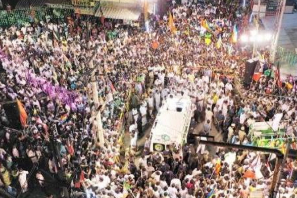 பிரச்சார கூட்டங்களா? கொரோனா கூடாரங்களா? - கொரோனா விதிமுறைகள் மீறும் அரசியல் கட்சிகள் | Campaign Meeting Corona Political Parties