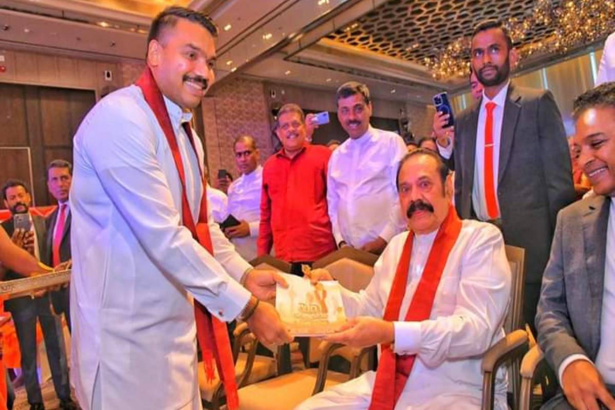 இலங்கையின் அடுத்த ஜனாதிபதி ஒரு சிறைக்கைதியாம்.. மகிந்தவும் கோட்டாபயவும் வரிசையில்! | Namal Who Will Become President From Prison