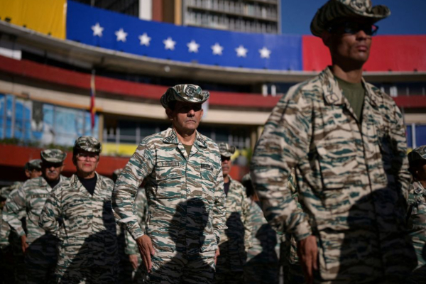 அமெரிக்க வானில் பயணிக்கும் விமானங்களுக்கு விடுக்கப்பட்டுள்ள எச்சரிக்கை | Us Warns Civilian Flight Military Around Venezuela