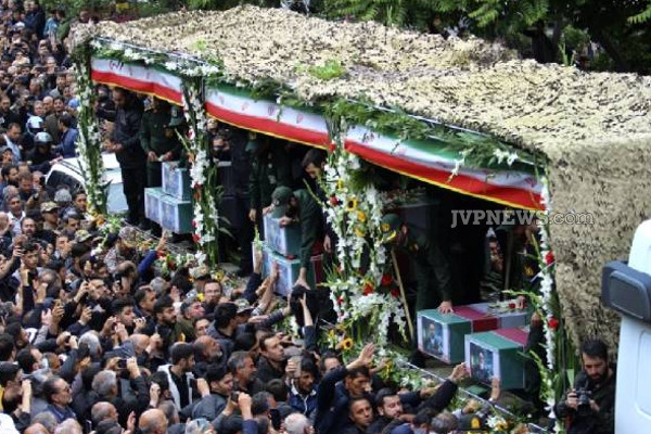 ஈரான் ஜனாதிபதி ரைசியின் இறுதி ஊர்வலத்தில் அலைகடலென திரண்ட பல்லாயிரக்கணக்கான மக்கள்! | Iran President Raisi Funeral Rites More People