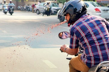 வீதியில் துப்புபவர்களுக்கு இன்று முதல் கடுமையான சட்டம்