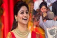 திடீரென நடிகையின் கன்னத்தை கிள்ளிய நபரால் ஷாக்!