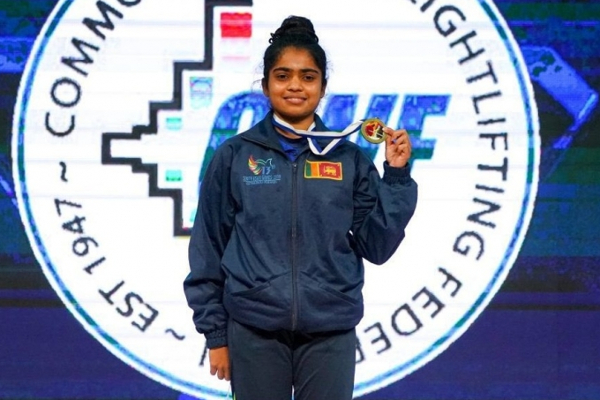உலக அரங்கில் இலங்கையை பெருமைப்படுத்திய பெண்! புகைப்படங்கள் | Commonwealth Weightlifting Championships Shrimali
