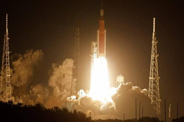 அமெரிக்காவுக்கு போட்டியாக சீனா வெளியிட்ட திட்டம்! | Plan To Send Men To The Moon China To Compete Usa