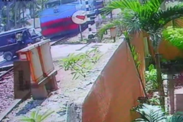 සිව් දෙනෙකු බිලිගත් අනතුරේ සංවේදි CCTV දර්ශන එළියට.. සංවේදි සම්පූර්ණ කතාව (CCTV VIDEO)