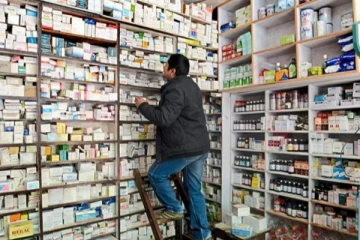 நாளை முதல் தனியார்  மருந்தகங்களுக்கு பூட்டு