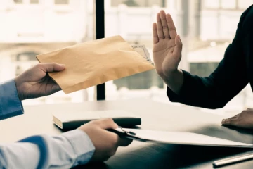 இலஞ்சம் பெற்ற காலி மாவட்ட தொழில்நுட்ப அதிகாரி கைது