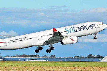 ஸ்ரீலங்கன் ஏர்லைன்ஸ் விமானத்தில் பயணித்த பயணிகளுக்கு  ஏற்பட்ட பரிதாப நிலை