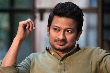 உதயநிதியும் டிராபிக் போலீசிடம் மாட்டி இருக்கிறாரா.. பல வருடங்களுக்கு முன் நடந்த சம்பவம்