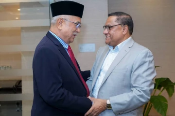 මැලේසියාවෙන් ලංකාවට ලොකු රුකුලක් - ඇමති විජිත විශේෂ සාකච්ඡාවක