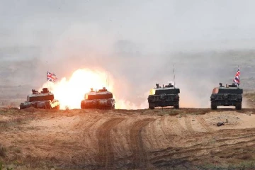 ரஷ்யாவிற்கு எதிராக உக்ரைனில் களமிறங்கும் பிரித்தானிய டாங்கிகள்: பிரதமர் ரிஷி சுனக் அதிரடி