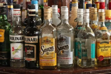 மே 15 - 16  இல்  மதுபானசாலைகளுக்கு பூட்டு!