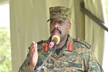 ஒரு பில்லியன் டொலரும், அழகான பெண்ணும் வேண்டும்; 30 நள் கெடுவைத்த உகண்டா இராணுவத் தளபதி