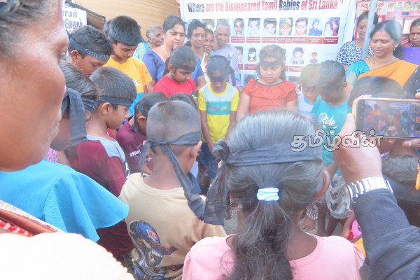 சர்வதேச சிறுவர் தினத்தை கறுப்புப் பட்டி அணிந்து எதிர்த்த சிறுவர்கள் | Children Protest Children S Day Ampara