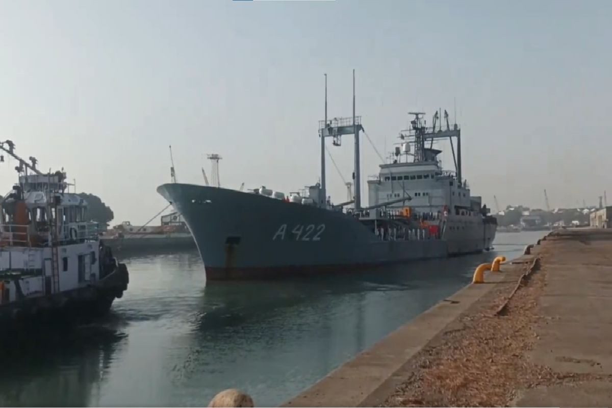 இலங்கையிலுள்ள ஈரானிய கப்பல் தொடர்பில் வெளியான தகவல் | Iranian Ship Taken To Trincomalee இலங்கையிலுள்ள ஈரானிய கப்பல் தொடர்பில் வெளியான தகவல் | Iranian Ship Taken To Trincomalee