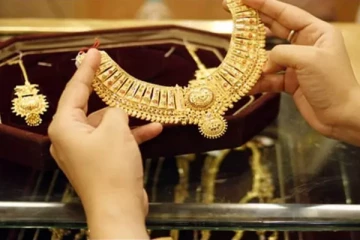 சரிவை நோக்கி சென்ற தங்கம் கொடுத்த ஷாக்! இன்று கடகடவென எகிறிய தங்கம் விலை