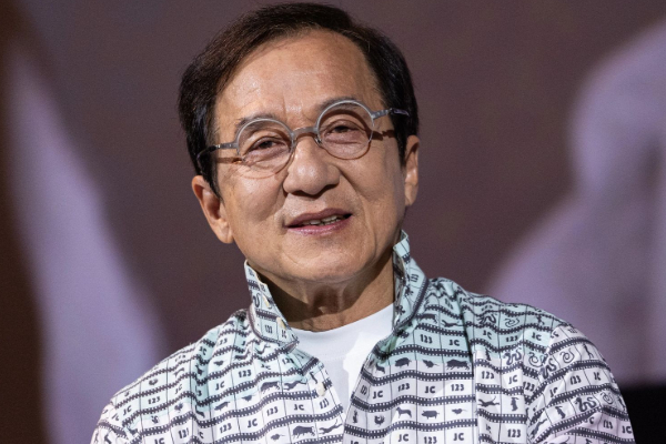 4000 கோடி சொத்துக்களை மகனுக்கு கொடுக்காத ஜாக்கி ஜான், ரியல் ஸ்டார் இவர் தான் | Jackie Chan Donated Is 4000 Crore