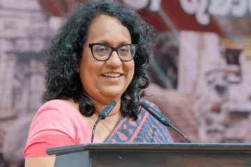 ළමයි දක්ෂ - අදක්ෂ කියලා බෙදන්න බෑ: හැමෝටම තැනක් දෙන නව අධ්‍යාපන විප්ලවය ගැන අගමැතිනියගේ පොරොන්දුව
