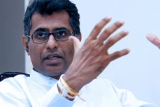 சொந்த நலனுக்காக செயற்படும் அரசு - இலங்கையர் பலர் நிர்க்கதியில்..