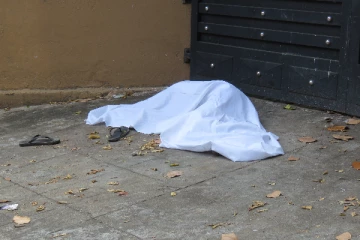 மட்டக்களப்பு நகர் வீதியிலிருந்து ஆணொருவரின் சடலம் மீட்பு (Photo)