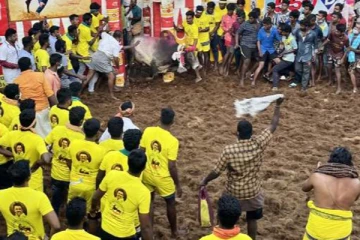 உலக புகழ்பெற்ற அலங்காநல்லூர் ஜல்லிக்கட்டு போட்டி தொடங்கியது