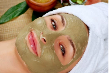 ஒரே இரவில் உங்கள் முகம் ஜொலிக்கணுமா? அப்போ இதை கண்டிப்பா ட்ரை பண்ணுங்க..