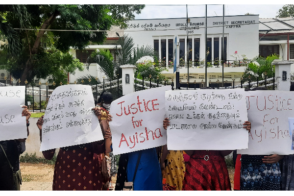 சிறுவர் மற்றும் பெண்களுக்கெதிரான வன்முறைகளுக்கு எதிராக கவனயீர்ப்பு போராட்டம் முன்னெடுப்பு (Photos) | Attention Mullaitivu Violence Children And Women