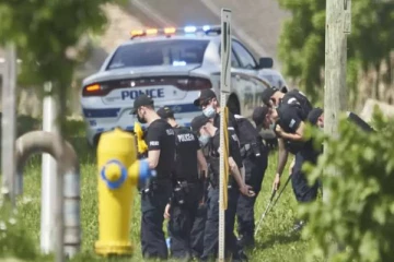 கனடாவில் இடம்பெற்ற கோர விபத்து 5 பேர் பரிதாபமாக உயிரிழப்பு!