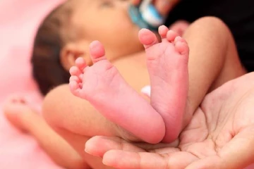 யாழில் பிறந்து  4 நாட்களான குழந்தை உட்பட  வடக்கில் 4 சிசுக்களுக்கு கொரோனா