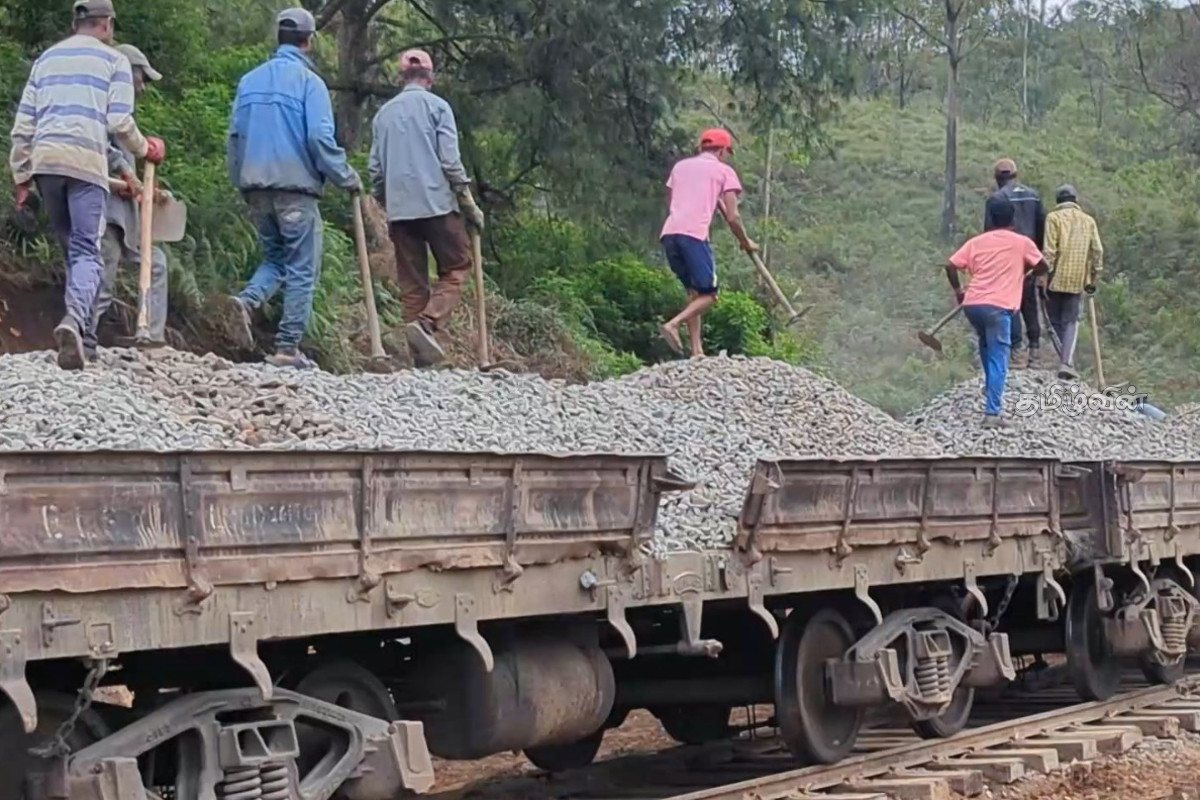 நானுஓயா- பதுளை தொடருந்து சேவை மீண்டும் ஆரம்பம் | Nanu Oya Badulla Train Service Resumes நானுஓயா- பதுளை தொடருந்து சேவை மீண்டும் ஆரம்பம் | Nanu Oya Badulla Train Service Resumes