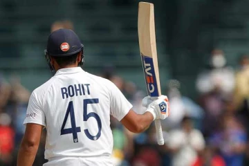 சதமடித்து புதிய சாதனை படைத்த ரோகித் சர்மா!