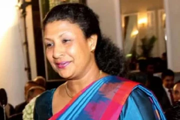 நாட்டை விட்டு வெளியேறிய நிருபமா ராஜபக்ச