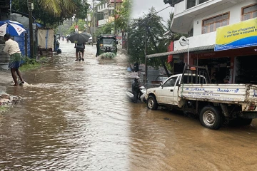 மட்டக்களப்பில் கடும் மழை: நவகிரி குளத்தின் வான்கதவுகள் திறப்பு (Photos)