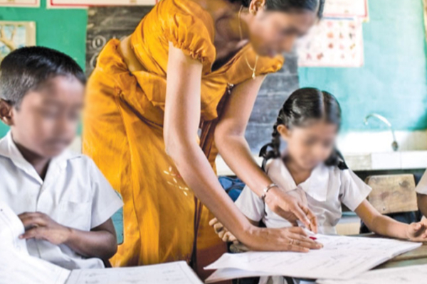 இந்தியாவில் பயிற்சிகளை முடித்துக்கொண்ட இலங்கையின் ஹிந்தி மொழி ஆசிரியர்கள் | Sri Lankan Hindi Teachers Training In India
