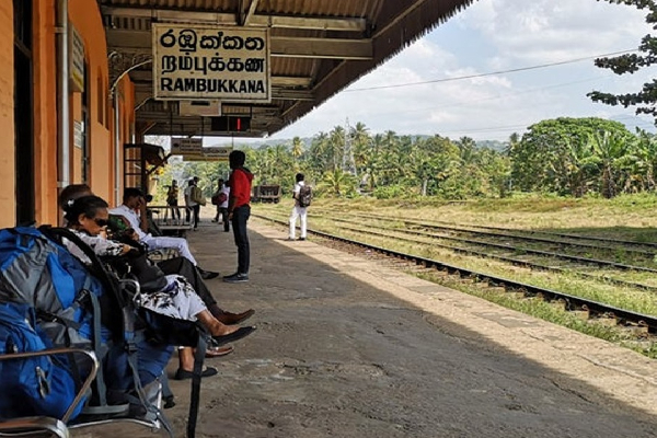 றம்புக்கனையில் ரயில் பெட்டிக்குள் சடலம் | Train Compartment Dead Body