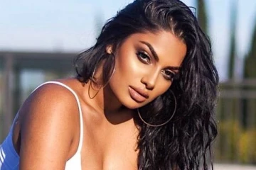 இருட்டு அறையில் முரட்டு குத்து பேய் நடிகையா இது!! வாய்ப்பிளக்க வைத்த சந்திரிகா ரவி..