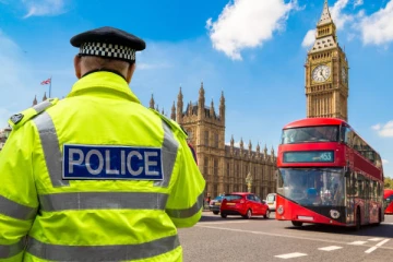 பொதுவெளியில் அநாகரீகம் ;இங்கிலாந்தில் இலங்கைத் தமிழருக்கு நேர்ந்த கதி