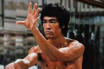 புரூஸ் லீ-ன் மர்மமான மரணத்திற்கு என்ன காரணம் தெரியுமா? 50 வருடங்களுக்கு பின் வெளியான அதிர்ச்சி தகவல்