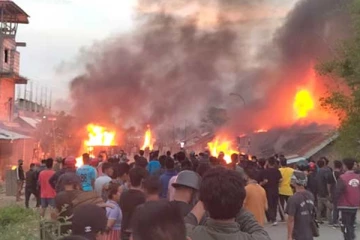 தீவிரமடையும் மணிப்பூர் கலவரம்! தமிழர் பகுதியில் வெடித்த வன்முறை-செய்திகளின் தொகுப்பு