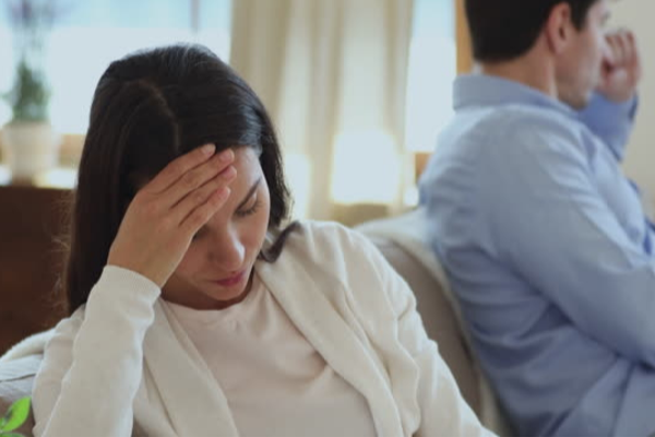 மனைவியை தவிர்த்த கணவன்; ஆண் நண்பர்களுடன் உறவு - நீதிமன்றம் அதிரடி! | Relationship With Boyfriends Mumbai Court Ordered