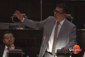 හැම මිනිහම කරේ බලයට ඇවිත් තමුන්ගේ මිනිහව ආරක්ෂා කරපු එක මේ ආණ්ඩුවත් ඒකම කරනවා - මුජිබර් රහුමාන්