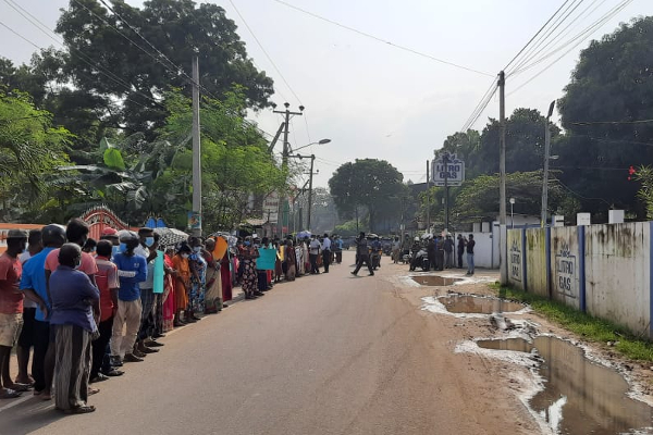 யாழ். லிற்றோ எரிவாயு களஞ்சியசாலையை முற்றுகையிட்டு போராட்டம்! - ஐபிசி தமிழ்