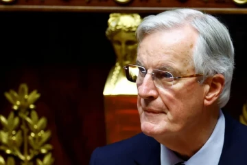 கவிழும் நிலையில் பிரான்ஸ் அரசு: நாளை முடிவாகும்