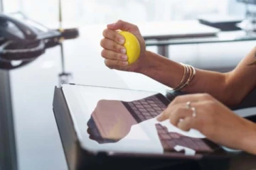 அளவுக்கு அதிகமாக கோபம் கொள்கிறீர்களா? Stressball செய்யும் அற்புதம்