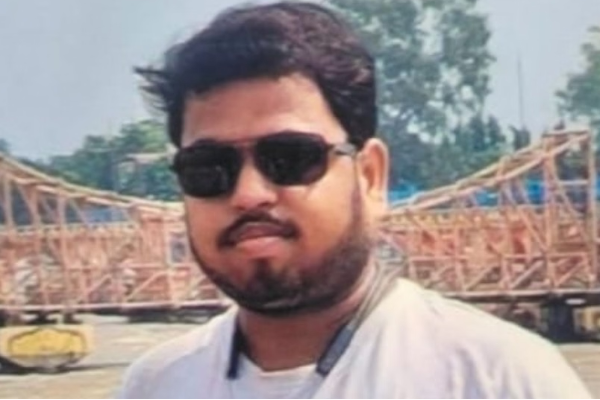 திருமணம் செய்துகொள்ள மறுத்த இளம்பெண்: காதலர் செய்த பயங்கர செயல் | Man Murder Hr Manager In Agra Refuse Marriage