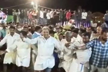 திருவிழாவில் நடனம் ஆடும் முன்னாள் முதலமைச்சர் - வைரலாகும் வீடியோ